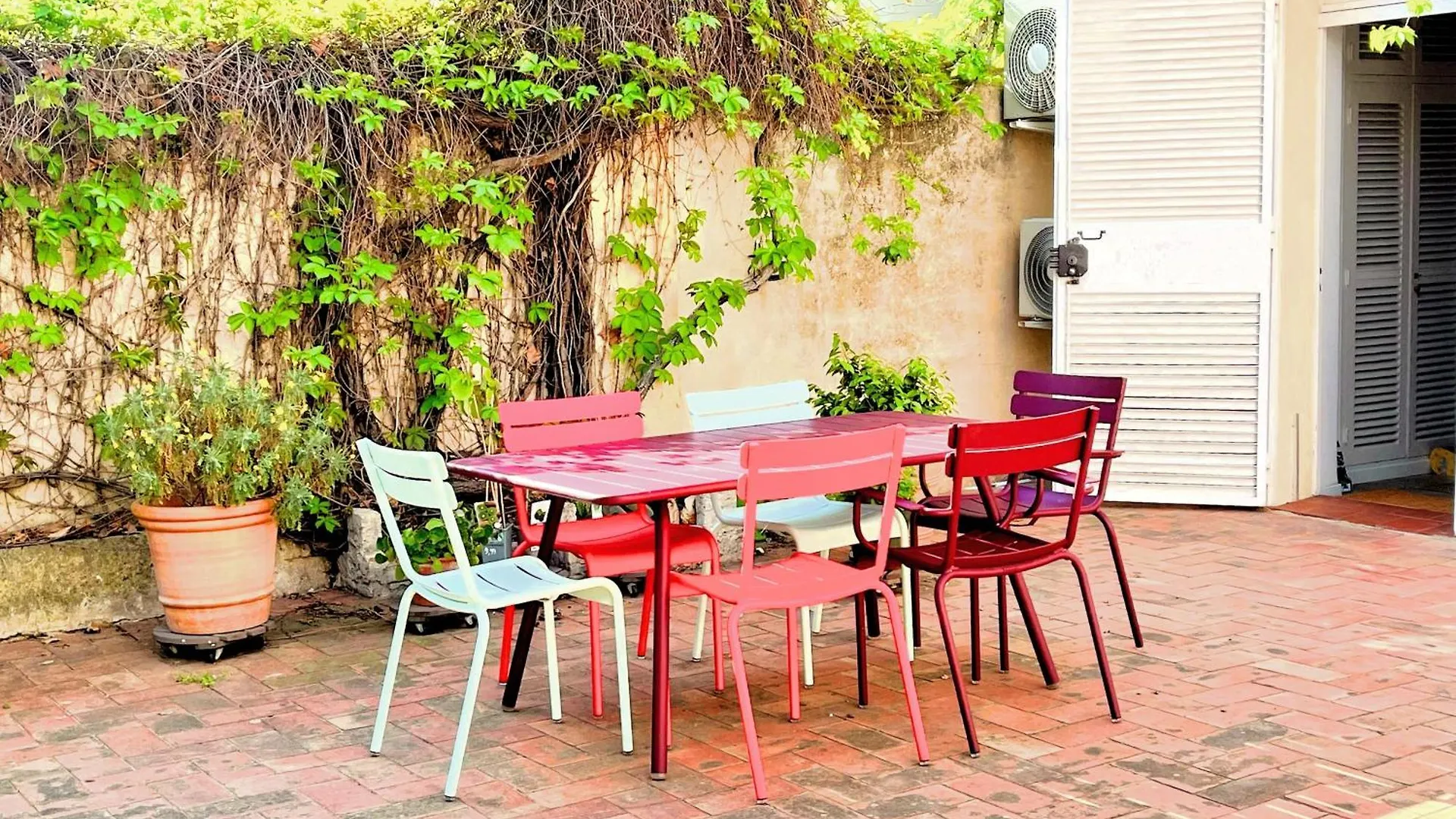 דירות קסיס La Petite Bastide בית אירוח